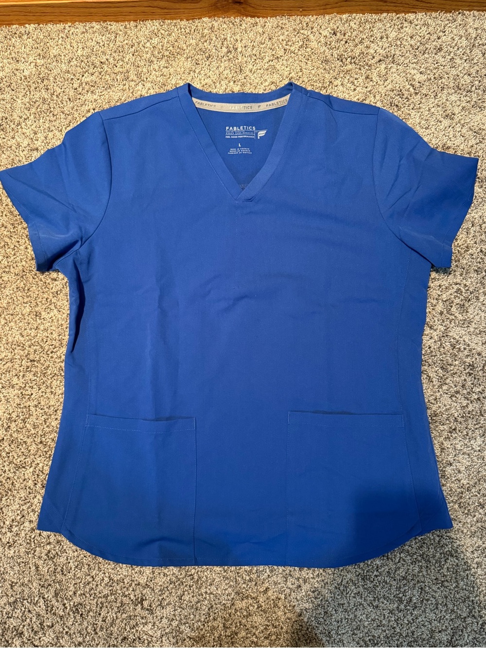 Women’s Fabletics Scrub Set - Picture 3 of 7